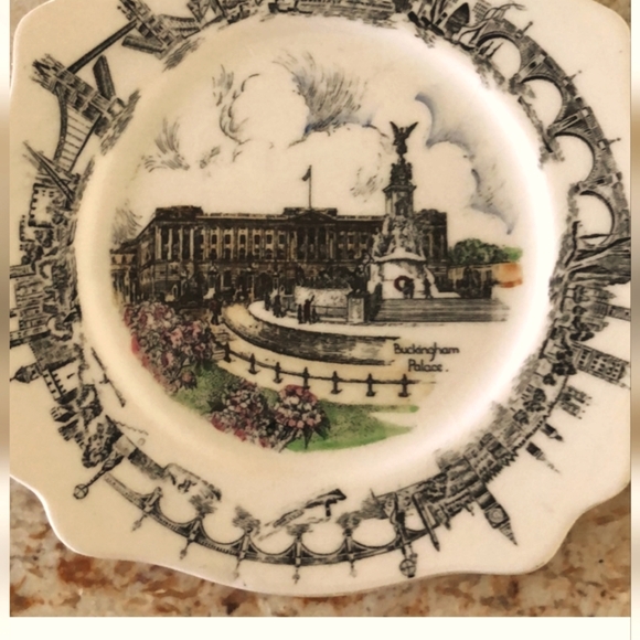 VINTAGE PLATE, BUCHANAN PALACE - Picture 1 of 2
